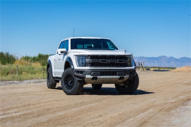 Leveling Kit; 1.5 in. Lift; w/Strut Extension;