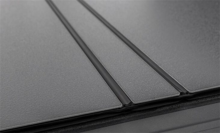 LOMAX™ Hard Tri-Fold Cover; Matte Black Finish; Split Rail;