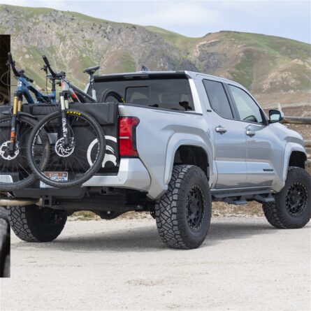 SST® Lift Kit; 3 in. Front Lift/2 in. Rear Lift;